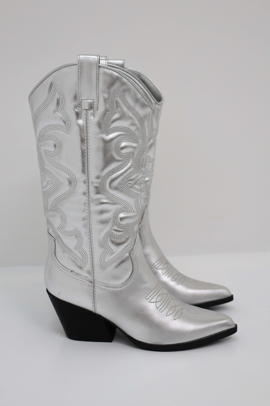 Women's White Western Pull-On Booties.