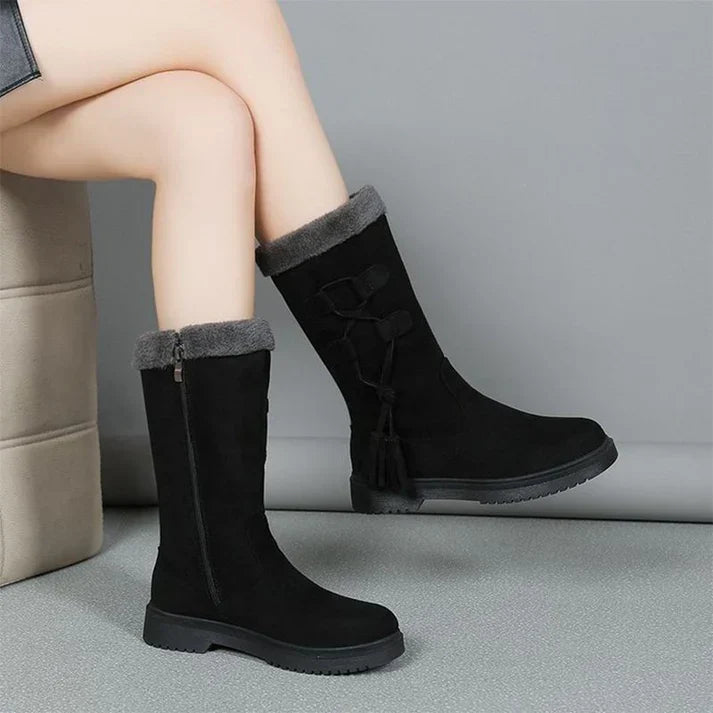 Wide Toe Box Boots with Arch Support in black.
